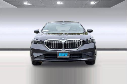 Gray 2024 BMW i5 eDrive40