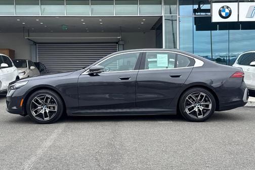 Gray 2024 BMW i5 eDrive40