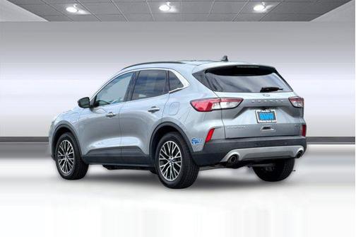 ICONIC SILVER 2021 Ford Escape Titanium