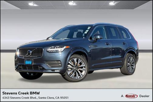 2022 Volvo XC90 T6 Momentum