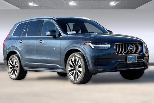 2022 Volvo XC90 T6 Momentum