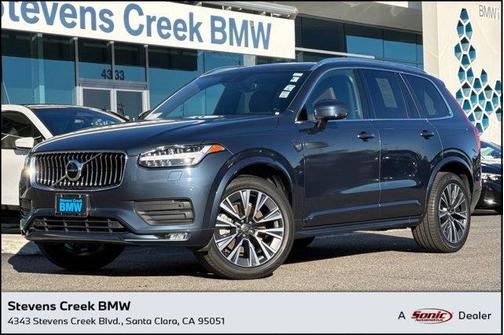 2022 Volvo XC90 T6 Momentum