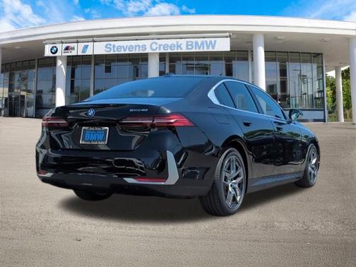 2025 BMW i5 eDrive40