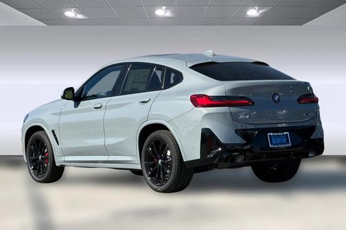 2025 BMW X4 xDrive30i