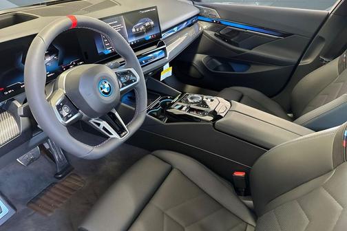 Black Sapphire Metallic 2026 BMW i5 M60