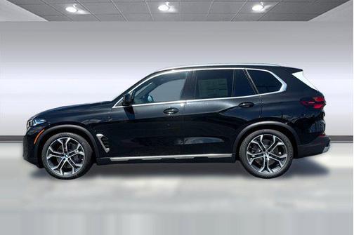 Black Sapphire Metallic 2026 BMW X5 PHEV xDrive50e