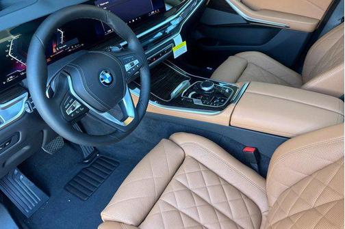 Black Sapphire Metallic 2026 BMW X5 PHEV xDrive50e