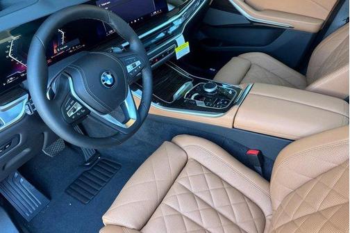 Black Sapphire Metallic 2026 BMW X5 PHEV xDrive50e