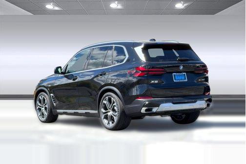 Black Sapphire Metallic 2026 BMW X5 PHEV xDrive50e
