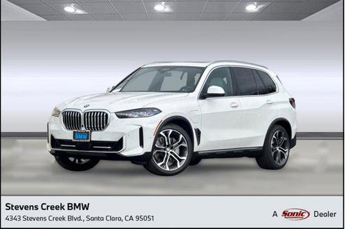 Alpine White 2026 BMW X5 PHEV xDrive50e