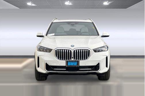 Alpine White 2026 BMW X5 PHEV xDrive50e
