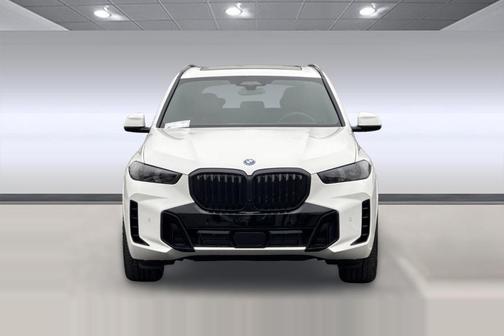 Alpine White 2026 BMW X5 PHEV xDrive50e