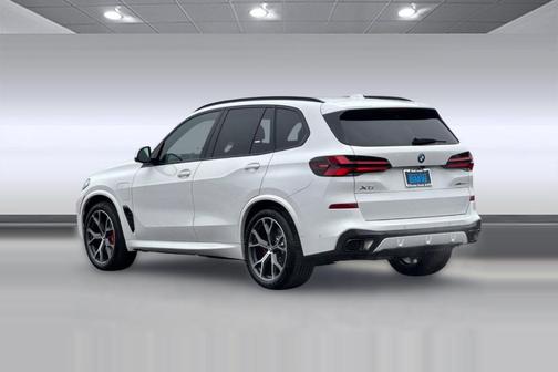 Alpine White 2026 BMW X5 PHEV xDrive50e