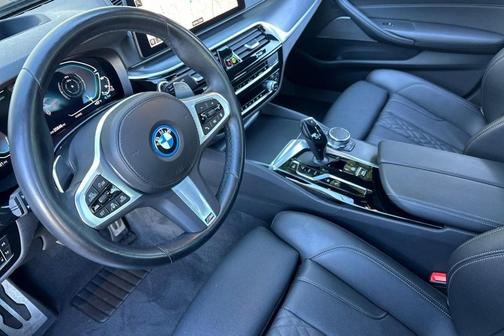 2022 BMW 530e Base