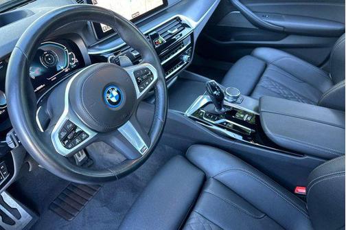 2022 BMW 530e Base
