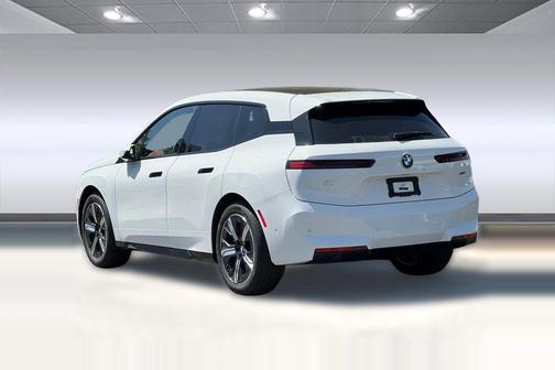 Alpine White 2026 BMW iX xDrive60