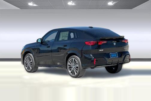 Black Sapphire Metallic 2026 BMW X2 xDrive28i