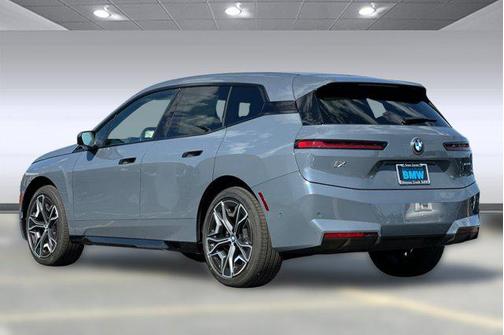2026 BMW iX xDrive60