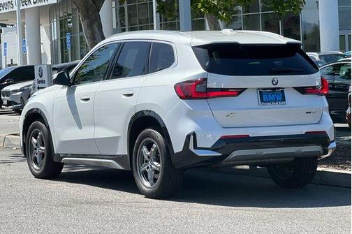 Mineral White Metallic 2025 BMW X1 xDrive28i