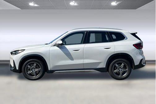 Mineral White Metallic 2025 BMW X1 xDrive28i