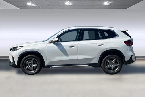 Mineral White Metallic 2025 BMW X1 xDrive28i