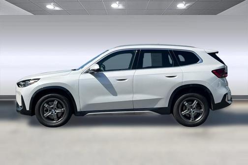 Mineral White Metallic 2025 BMW X1 xDrive28i