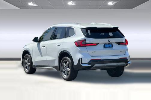 Mineral White Metallic 2025 BMW X1 xDrive28i
