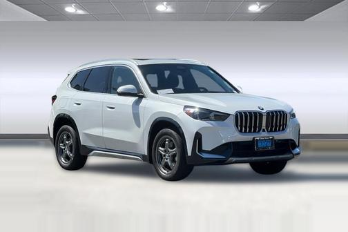 Mineral White Metallic 2025 BMW X1 xDrive28i