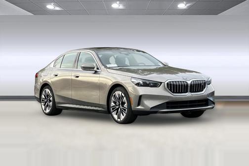 Oxide Grey Metallic 2026 BMW i5 eDrive40