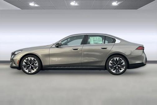 Oxide Grey Metallic 2026 BMW i5 eDrive40