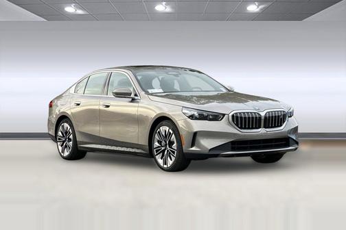 Oxide Grey Metallic 2026 BMW i5 eDrive40