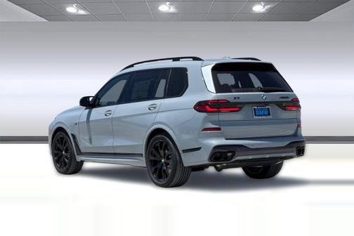 Brooklyn Grey Metallic 2027 BMW X7 M60i