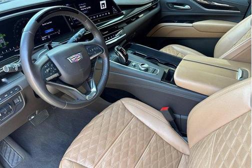 Crystal White Tricoat 2023 Cadillac Escalade ESV Sport