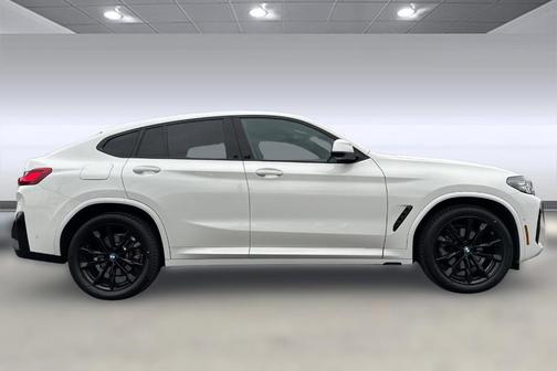 2024 BMW X4 xDrive30i