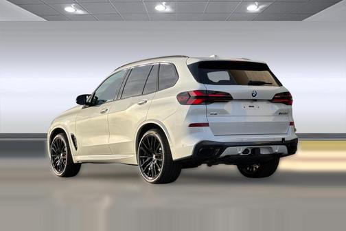 Mineral White Metallic 2026 BMW X5 M60i