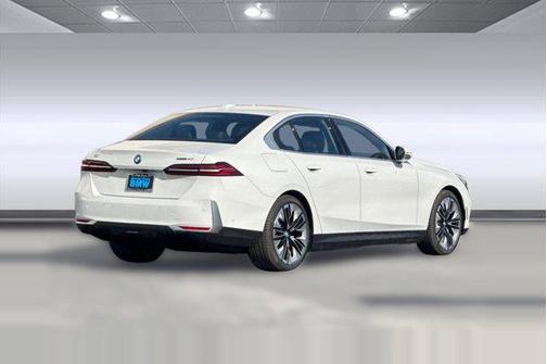 2025 BMW i5 eDrive40