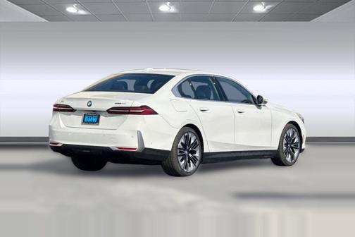 2025 BMW i5 eDrive40