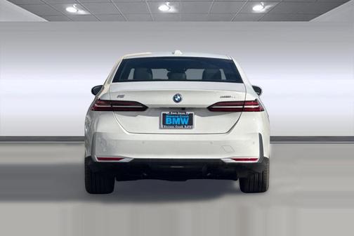 2025 BMW i5 eDrive40