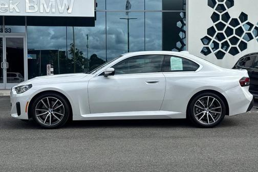 Mineral White Metallic 2022 BMW 230 i