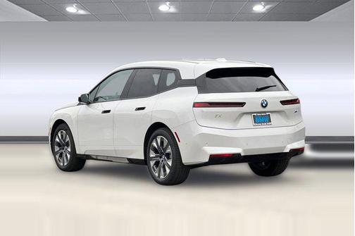 2026 BMW iX xDrive45