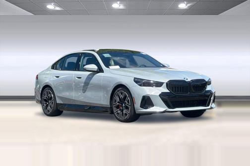 Brooklyn Grey Metallic 2026 BMW 550e xDrive
