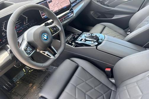 Brooklyn Grey Metallic 2026 BMW 550e xDrive