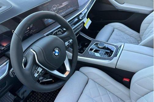 Dravit Grey Metallic 2026 BMW X5 xDrive40i