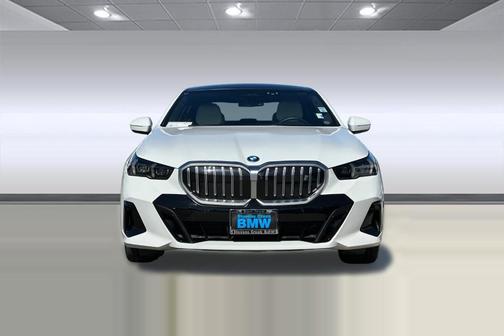 Alpine White 2026 BMW i5 eDrive40