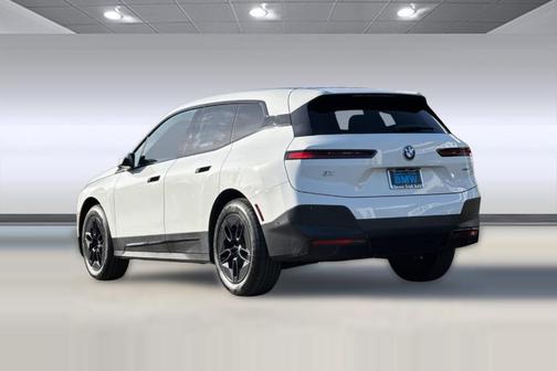 2025 BMW iX xDrive50