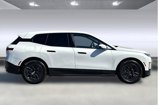 2025 BMW iX xDrive50