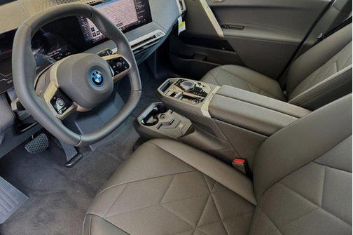 2025 BMW iX xDrive50