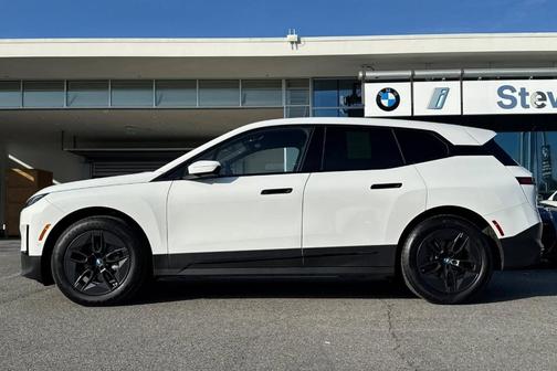 2025 BMW iX xDrive50