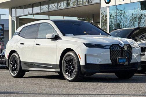 2025 BMW iX xDrive50