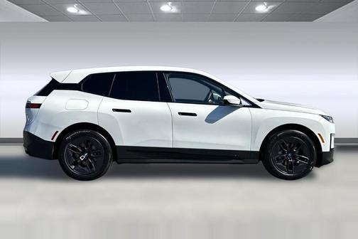 2025 BMW iX xDrive50